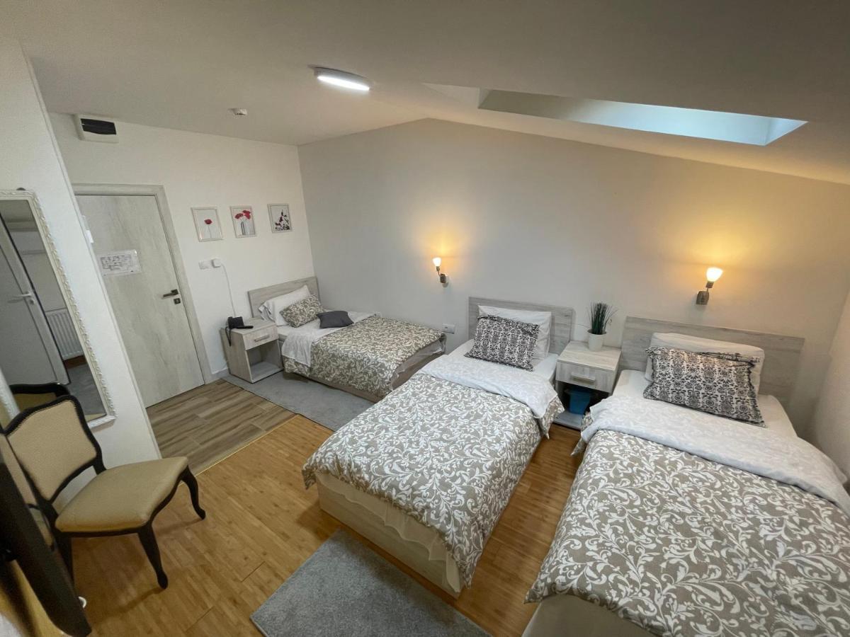Tepic Garni Hotel Temerin Екстериор снимка