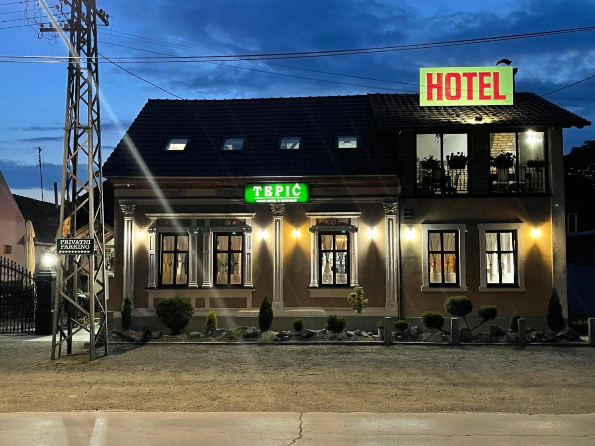 Tepic Garni Hotel Temerin Екстериор снимка